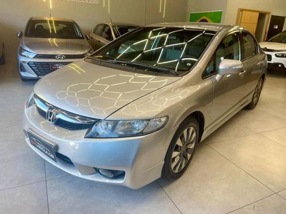 HONDA CIVIC 1.8 LXL 16V FLEX 4P AUTOMÁTICO HONDA CIVIC 1.8 LXL 16V FLEX 4P AUTOMÁTICO